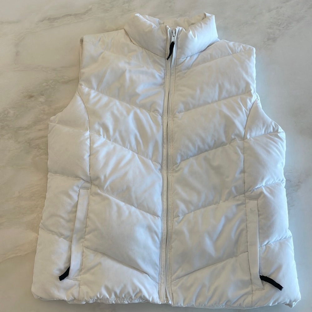 Columbia Women’s White Puffer Vest-Size Medium